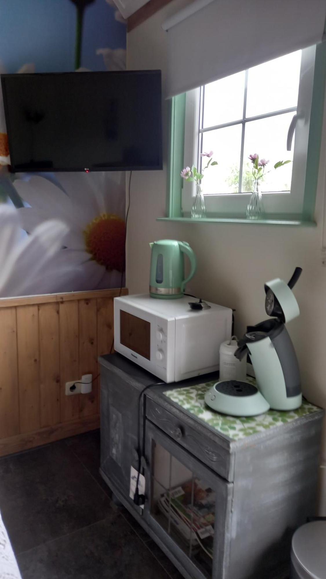 Bed En Brochje De Oase Bed & Breakfast Sweagerbosk ภายนอก รูปภาพ